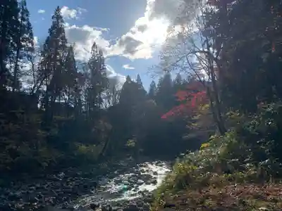 白山中居神社の周辺