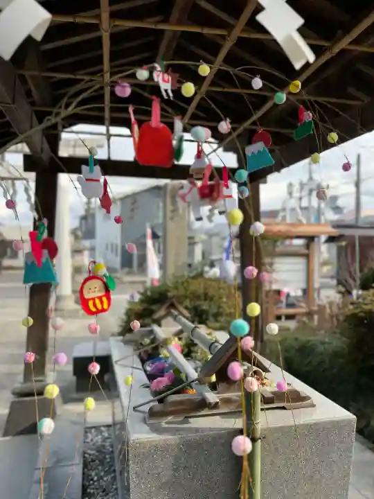 豊景神社の{uncategorized: "未分類", other: "その他", undefined: "問題あり", building: "その他建物", grave: "お墓", sacred_gate: "鳥居", guardian: "狛犬", statue: "像", buddha: "仏像", history: "歴史", nature: "自然", garden: "庭園", animal: "動物", pagoda: "塔", temizu: "手水舎", mountain_gate: "山門・神門", sanctuary: "本殿・本堂", subordinate: "末社・摂社", art: "芸術", scenery: "景色", jizo: "地蔵", ema: "絵馬", goshuin: "御朱印", omikuji: "おみくじ", items: "授与品その他", amulet: "お守り", goshuincho: "御朱印帳", eats: "食事", festival: "お祭り", votive_dance: "神楽", shichigosan: "七五三参", wedding: "結婚式", experience: "体験その他", initially: "初詣", around: "周辺", anti_infection: "感染症対策"}