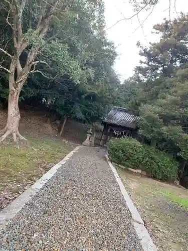 烏帽子岩神社の建物その他