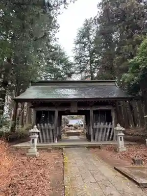 都々古別神社(馬場)の{uncategorized: "未分類", other: "その他", undefined: "問題あり", building: "その他建物", grave: "お墓", sacred_gate: "鳥居", guardian: "狛犬", statue: "像", buddha: "仏像", history: "歴史", nature: "自然", garden: "庭園", animal: "動物", pagoda: "塔", temizu: "手水舎", mountain_gate: "山門・神門", sanctuary: "本殿・本堂", subordinate: "末社・摂社", art: "芸術", scenery: "景色", jizo: "地蔵", ema: "絵馬", goshuin: "御朱印", omikuji: "おみくじ", items: "授与品その他", amulet: "お守り", goshuincho: "御朱印帳", eats: "食事", festival: "お祭り", votive_dance: "神楽", shichigosan: "七五三参", wedding: "結婚式", experience: "体験その他", initially: "初詣", around: "周辺", anti_infection: "感染症対策"}