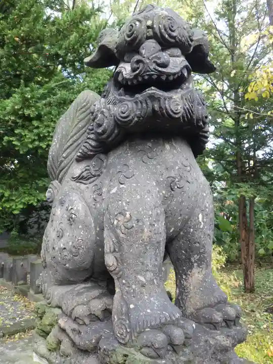 新琴似神社の狛犬