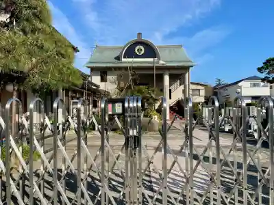 西念寺の{uncategorized: "未分類", other: "その他", undefined: "問題あり", building: "その他建物", grave: "お墓", sacred_gate: "鳥居", guardian: "狛犬", statue: "像", buddha: "仏像", history: "歴史", nature: "自然", garden: "庭園", animal: "動物", pagoda: "塔", temizu: "手水舎", mountain_gate: "山門・神門", sanctuary: "本殿・本堂", subordinate: "末社・摂社", art: "芸術", scenery: "景色", jizo: "地蔵", ema: "絵馬", goshuin: "御朱印", omikuji: "おみくじ", items: "授与品その他", amulet: "お守り", goshuincho: "御朱印帳", eats: "食事", festival: "お祭り", votive_dance: "神楽", shichigosan: "七五三参", wedding: "結婚式", experience: "体験その他", initially: "初詣", around: "周辺", anti_infection: "感染症対策"}