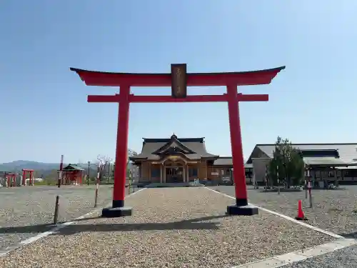 志賀理和氣神社の{uncategorized: "未分類", other: "その他", undefined: "問題あり", building: "その他建物", grave: "お墓", sacred_gate: "鳥居", guardian: "狛犬", statue: "像", buddha: "仏像", history: "歴史", nature: "自然", garden: "庭園", animal: "動物", pagoda: "塔", temizu: "手水舎", mountain_gate: "山門・神門", sanctuary: "本殿・本堂", subordinate: "末社・摂社", art: "芸術", scenery: "景色", jizo: "地蔵", ema: "絵馬", goshuin: "御朱印", omikuji: "おみくじ", items: "授与品その他", amulet: "お守り", goshuincho: "御朱印帳", eats: "食事", festival: "お祭り", votive_dance: "神楽", shichigosan: "七五三参", wedding: "結婚式", experience: "体験その他", initially: "初詣", around: "周辺", anti_infection: "感染症対策"}
