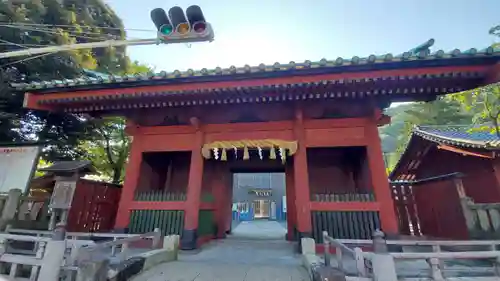 静岡浅間神社の山門