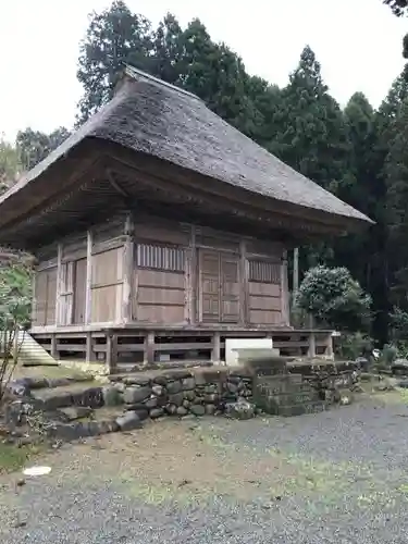 八勝寺の本殿