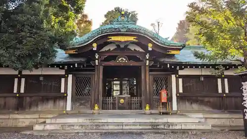 白金氷川神社の本殿