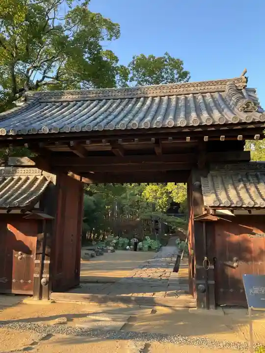 曹源寺の{uncategorized: "未分類", other: "その他", undefined: "問題あり", building: "その他建物", grave: "お墓", sacred_gate: "鳥居", guardian: "狛犬", statue: "像", buddha: "仏像", history: "歴史", nature: "自然", garden: "庭園", animal: "動物", pagoda: "塔", temizu: "手水舎", mountain_gate: "山門・神門", sanctuary: "本殿・本堂", subordinate: "末社・摂社", art: "芸術", scenery: "景色", jizo: "地蔵", ema: "絵馬", goshuin: "御朱印", omikuji: "おみくじ", items: "授与品その他", amulet: "お守り", goshuincho: "御朱印帳", eats: "食事", festival: "お祭り", votive_dance: "神楽", shichigosan: "七五三参", wedding: "結婚式", experience: "体験その他", initially: "初詣", around: "周辺", anti_infection: "感染症対策"}