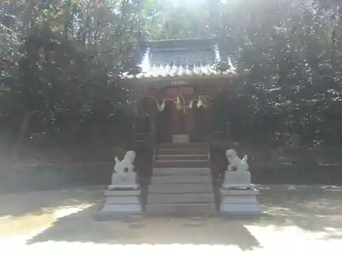 真止戸山神社の末社