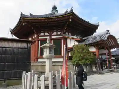 興福寺の本殿・本堂