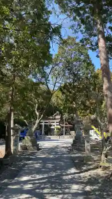 天之御中主尊神社の{uncategorized: "未分類", other: "その他", undefined: "問題あり", building: "その他建物", grave: "お墓", sacred_gate: "鳥居", guardian: "狛犬", statue: "像", buddha: "仏像", history: "歴史", nature: "自然", garden: "庭園", animal: "動物", pagoda: "塔", temizu: "手水舎", mountain_gate: "山門・神門", sanctuary: "本殿・本堂", subordinate: "末社・摂社", art: "芸術", scenery: "景色", jizo: "地蔵", ema: "絵馬", goshuin: "御朱印", omikuji: "おみくじ", items: "授与品その他", amulet: "お守り", goshuincho: "御朱印帳", eats: "食事", festival: "お祭り", votive_dance: "神楽", shichigosan: "七五三参", wedding: "結婚式", experience: "体験その他", initially: "初詣", around: "周辺", anti_infection: "感染症対策"}