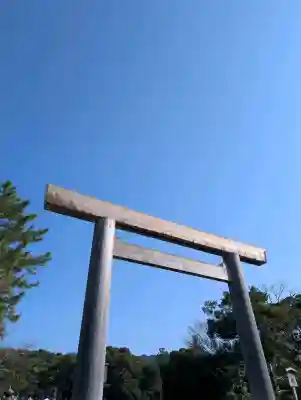 伊勢神宮内宮（皇大神宮）の{uncategorized: "未分類", other: "その他", undefined: "問題あり", building: "その他建物", grave: "お墓", sacred_gate: "鳥居", guardian: "狛犬", statue: "像", buddha: "仏像", history: "歴史", nature: "自然", garden: "庭園", animal: "動物", pagoda: "塔", temizu: "手水舎", mountain_gate: "山門・神門", sanctuary: "本殿・本堂", subordinate: "末社・摂社", art: "芸術", scenery: "景色", jizo: "地蔵", ema: "絵馬", goshuin: "御朱印", omikuji: "おみくじ", items: "授与品その他", amulet: "お守り", goshuincho: "御朱印帳", eats: "食事", festival: "お祭り", votive_dance: "神楽", shichigosan: "七五三参", wedding: "結婚式", experience: "体験その他", initially: "初詣", around: "周辺", anti_infection: "感染症対策"}