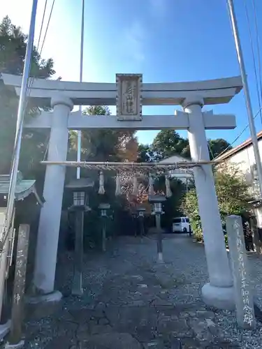 新羽杉山神社の鳥居