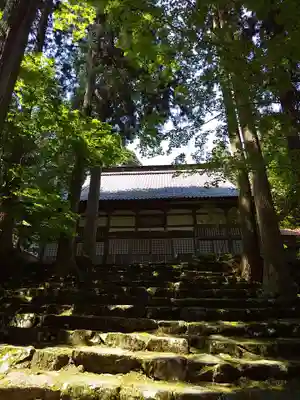 吉峰寺の本殿・本堂