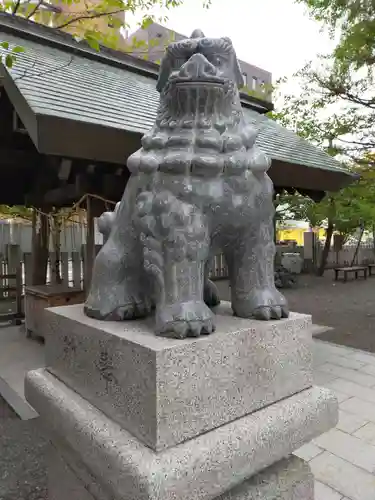 北海道神宮頓宮の狛犬