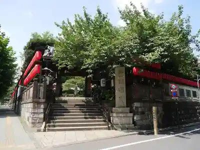 豊川稲荷東京別院の山門・神門