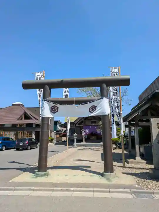 亀田龍神社の{uncategorized: "未分類", other: "その他", undefined: "問題あり", building: "その他建物", grave: "お墓", sacred_gate: "鳥居", guardian: "狛犬", statue: "像", buddha: "仏像", history: "歴史", nature: "自然", garden: "庭園", animal: "動物", pagoda: "塔", temizu: "手水舎", mountain_gate: "山門・神門", sanctuary: "本殿・本堂", subordinate: "末社・摂社", art: "芸術", scenery: "景色", jizo: "地蔵", ema: "絵馬", goshuin: "御朱印", omikuji: "おみくじ", items: "授与品その他", amulet: "お守り", goshuincho: "御朱印帳", eats: "食事", festival: "お祭り", votive_dance: "神楽", shichigosan: "七五三参", wedding: "結婚式", experience: "体験その他", initially: "初詣", around: "周辺", anti_infection: "感染症対策"}