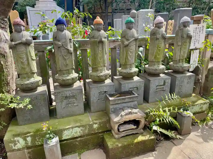 厳浄院の{uncategorized: "未分類", other: "その他", undefined: "問題あり", building: "その他建物", grave: "お墓", sacred_gate: "鳥居", guardian: "狛犬", statue: "像", buddha: "仏像", history: "歴史", nature: "自然", garden: "庭園", animal: "動物", pagoda: "塔", temizu: "手水舎", mountain_gate: "山門・神門", sanctuary: "本殿・本堂", subordinate: "末社・摂社", art: "芸術", scenery: "景色", jizo: "地蔵", ema: "絵馬", goshuin: "御朱印", omikuji: "おみくじ", items: "授与品その他", amulet: "お守り", goshuincho: "御朱印帳", eats: "食事", festival: "お祭り", votive_dance: "神楽", shichigosan: "七五三参", wedding: "結婚式", experience: "体験その他", initially: "初詣", around: "周辺", anti_infection: "感染症対策"}