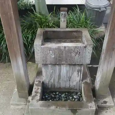 大松稲荷神社の手水舎