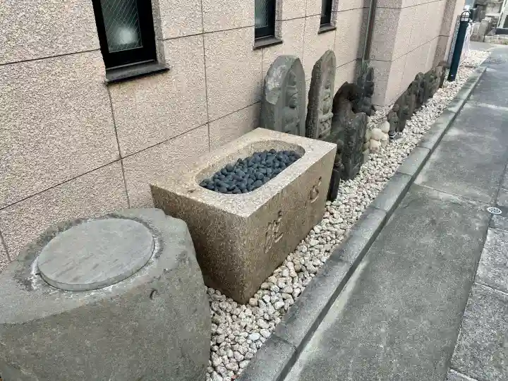 東福院の{uncategorized: "未分類", other: "その他", undefined: "問題あり", building: "その他建物", grave: "お墓", sacred_gate: "鳥居", guardian: "狛犬", statue: "像", buddha: "仏像", history: "歴史", nature: "自然", garden: "庭園", animal: "動物", pagoda: "塔", temizu: "手水舎", mountain_gate: "山門・神門", sanctuary: "本殿・本堂", subordinate: "末社・摂社", art: "芸術", scenery: "景色", jizo: "地蔵", ema: "絵馬", goshuin: "御朱印", omikuji: "おみくじ", items: "授与品その他", amulet: "お守り", goshuincho: "御朱印帳", eats: "食事", festival: "お祭り", votive_dance: "神楽", shichigosan: "七五三参", wedding: "結婚式", experience: "体験その他", initially: "初詣", around: "周辺", anti_infection: "感染症対策"}