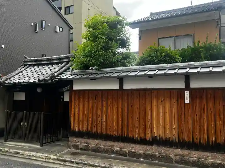 正因寺の{uncategorized: "未分類", other: "その他", undefined: "問題あり", building: "その他建物", grave: "お墓", sacred_gate: "鳥居", guardian: "狛犬", statue: "像", buddha: "仏像", history: "歴史", nature: "自然", garden: "庭園", animal: "動物", pagoda: "塔", temizu: "手水舎", mountain_gate: "山門・神門", sanctuary: "本殿・本堂", subordinate: "末社・摂社", art: "芸術", scenery: "景色", jizo: "地蔵", ema: "絵馬", goshuin: "御朱印", omikuji: "おみくじ", items: "授与品その他", amulet: "お守り", goshuincho: "御朱印帳", eats: "食事", festival: "お祭り", votive_dance: "神楽", shichigosan: "七五三参", wedding: "結婚式", experience: "体験その他", initially: "初詣", around: "周辺", anti_infection: "感染症対策"}