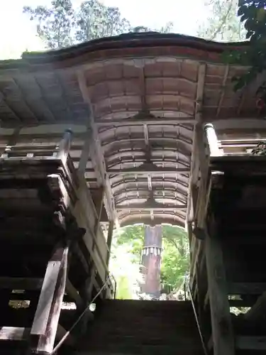 由岐神社の山門・神門
