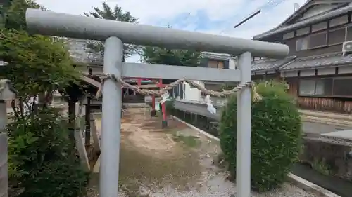 伊庭薬師堂(滋賀県)