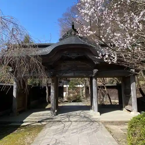 宝珠山 立石寺の山門・神門
