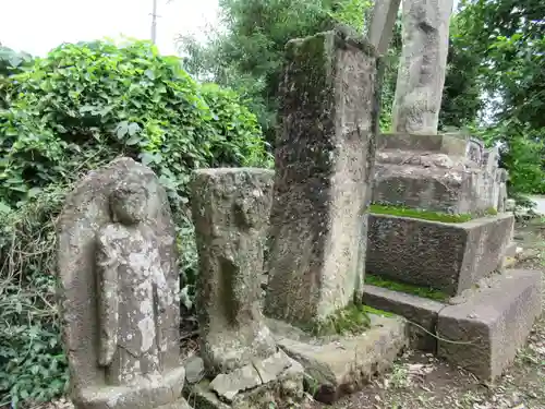 山村のかねふり地蔵尊の仏像