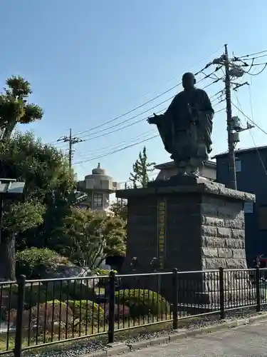 法華経寺の像