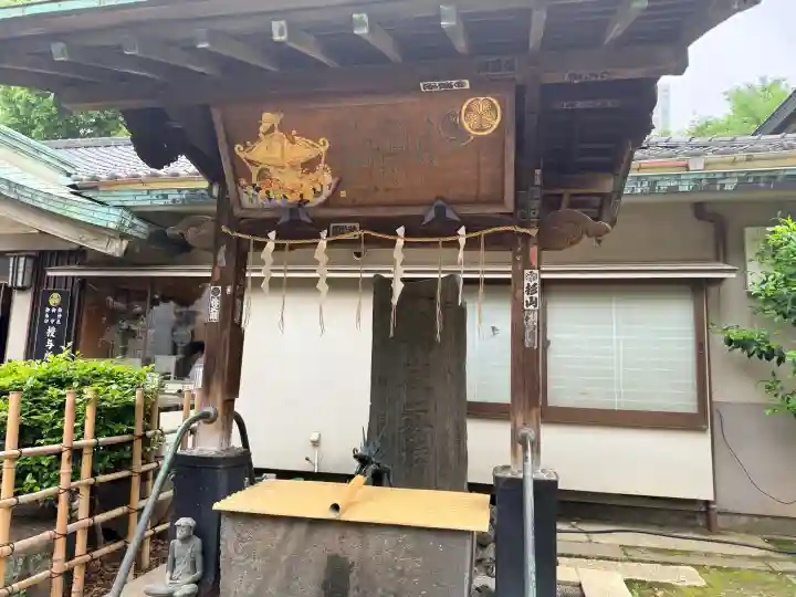品川神社の{uncategorized: "未分類", other: "その他", undefined: "問題あり", building: "その他建物", grave: "お墓", sacred_gate: "鳥居", guardian: "狛犬", statue: "像", buddha: "仏像", history: "歴史", nature: "自然", garden: "庭園", animal: "動物", pagoda: "塔", temizu: "手水舎", mountain_gate: "山門・神門", sanctuary: "本殿・本堂", subordinate: "末社・摂社", art: "芸術", scenery: "景色", jizo: "地蔵", ema: "絵馬", goshuin: "御朱印", omikuji: "おみくじ", items: "授与品その他", amulet: "お守り", goshuincho: "御朱印帳", eats: "食事", festival: "お祭り", votive_dance: "神楽", shichigosan: "七五三参", wedding: "結婚式", experience: "体験その他", initially: "初詣", around: "周辺", anti_infection: "感染症対策"}