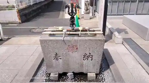 成田山横浜別院延命院の手水舎