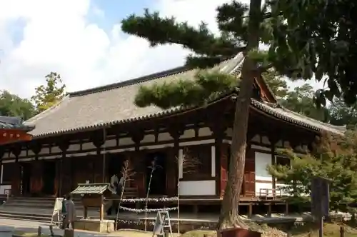 薬師寺の本殿・本堂