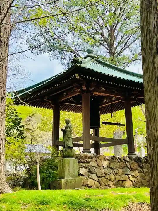 長林寺(山川長林寺)の{uncategorized: "未分類", other: "その他", undefined: "問題あり", building: "その他建物", grave: "お墓", sacred_gate: "鳥居", guardian: "狛犬", statue: "像", buddha: "仏像", history: "歴史", nature: "自然", garden: "庭園", animal: "動物", pagoda: "塔", temizu: "手水舎", mountain_gate: "山門・神門", sanctuary: "本殿・本堂", subordinate: "末社・摂社", art: "芸術", scenery: "景色", jizo: "地蔵", ema: "絵馬", goshuin: "御朱印", omikuji: "おみくじ", items: "授与品その他", amulet: "お守り", goshuincho: "御朱印帳", eats: "食事", festival: "お祭り", votive_dance: "神楽", shichigosan: "七五三参", wedding: "結婚式", experience: "体験その他", initially: "初詣", around: "周辺", anti_infection: "感染症対策"}