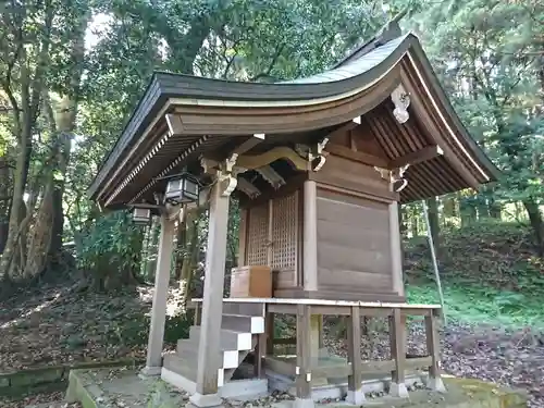 菅生石部神社の末社