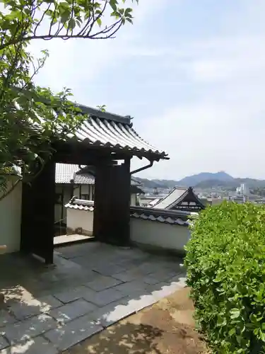 大山寺の山門