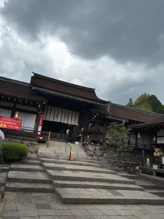 賀茂別雷神社(上賀茂神社)の{uncategorized: "未分類", other: "その他", undefined: "問題あり", building: "その他建物", grave: "お墓", sacred_gate: "鳥居", guardian: "狛犬", statue: "像", buddha: "仏像", history: "歴史", nature: "自然", garden: "庭園", animal: "動物", pagoda: "塔", temizu: "手水舎", mountain_gate: "山門・神門", sanctuary: "本殿・本堂", subordinate: "末社・摂社", art: "芸術", scenery: "景色", jizo: "地蔵", ema: "絵馬", goshuin: "御朱印", omikuji: "おみくじ", items: "授与品その他", amulet: "お守り", goshuincho: "御朱印帳", eats: "食事", festival: "お祭り", votive_dance: "神楽", shichigosan: "七五三参", wedding: "結婚式", experience: "体験その他", initially: "初詣", around: "周辺", anti_infection: "感染症対策"}