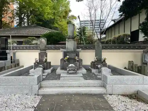蓮馨寺の{uncategorized: "未分類", other: "その他", undefined: "問題あり", building: "その他建物", grave: "お墓", sacred_gate: "鳥居", guardian: "狛犬", statue: "像", buddha: "仏像", history: "歴史", nature: "自然", garden: "庭園", animal: "動物", pagoda: "塔", temizu: "手水舎", mountain_gate: "山門・神門", sanctuary: "本殿・本堂", subordinate: "末社・摂社", art: "芸術", scenery: "景色", jizo: "地蔵", ema: "絵馬", goshuin: "御朱印", omikuji: "おみくじ", items: "授与品その他", amulet: "お守り", goshuincho: "御朱印帳", eats: "食事", festival: "お祭り", votive_dance: "神楽", shichigosan: "七五三参", wedding: "結婚式", experience: "体験その他", initially: "初詣", around: "周辺", anti_infection: "感染症対策"}
