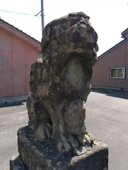 諏訪社の{uncategorized: "未分類", other: "その他", undefined: "問題あり", building: "その他建物", grave: "お墓", sacred_gate: "鳥居", guardian: "狛犬", statue: "像", buddha: "仏像", history: "歴史", nature: "自然", garden: "庭園", animal: "動物", pagoda: "塔", temizu: "手水舎", mountain_gate: "山門・神門", sanctuary: "本殿・本堂", subordinate: "末社・摂社", art: "芸術", scenery: "景色", jizo: "地蔵", ema: "絵馬", goshuin: "御朱印", omikuji: "おみくじ", items: "授与品その他", amulet: "お守り", goshuincho: "御朱印帳", eats: "食事", festival: "お祭り", votive_dance: "神楽", shichigosan: "七五三参", wedding: "結婚式", experience: "体験その他", initially: "初詣", around: "周辺", anti_infection: "感染症対策"}