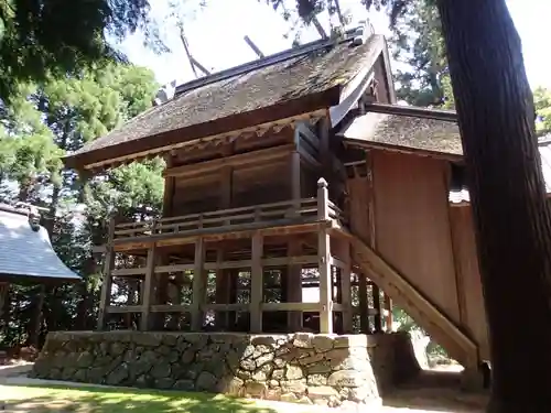 六所神社の本殿