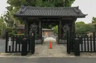 宝仙寺の山門・神門