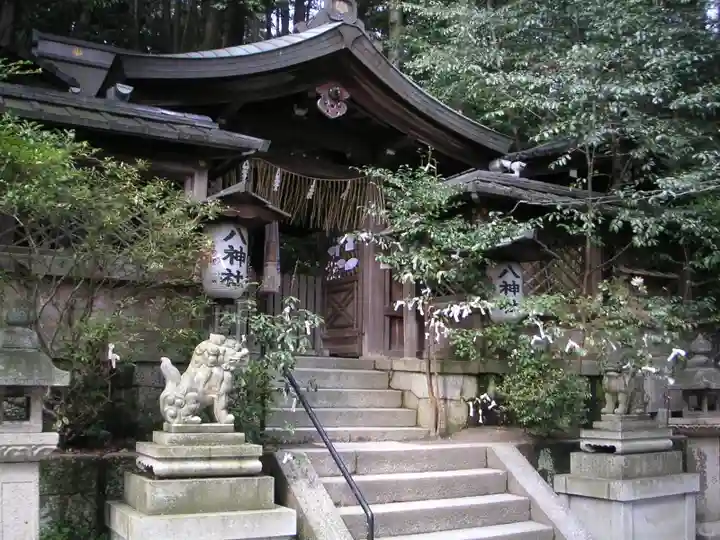 八神社の本殿・本堂