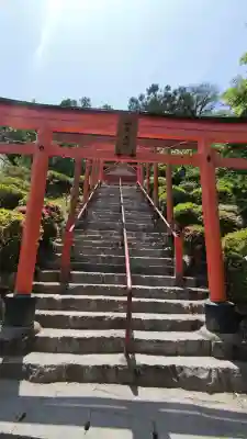 浮羽稲荷神社の{uncategorized: "未分類", other: "その他", undefined: "問題あり", building: "その他建物", grave: "お墓", sacred_gate: "鳥居", guardian: "狛犬", statue: "像", buddha: "仏像", history: "歴史", nature: "自然", garden: "庭園", animal: "動物", pagoda: "塔", temizu: "手水舎", mountain_gate: "山門・神門", sanctuary: "本殿・本堂", subordinate: "末社・摂社", art: "芸術", scenery: "景色", jizo: "地蔵", ema: "絵馬", goshuin: "御朱印", omikuji: "おみくじ", items: "授与品その他", amulet: "お守り", goshuincho: "御朱印帳", eats: "食事", festival: "お祭り", votive_dance: "神楽", shichigosan: "七五三参", wedding: "結婚式", experience: "体験その他", initially: "初詣", around: "周辺", anti_infection: "感染症対策"}