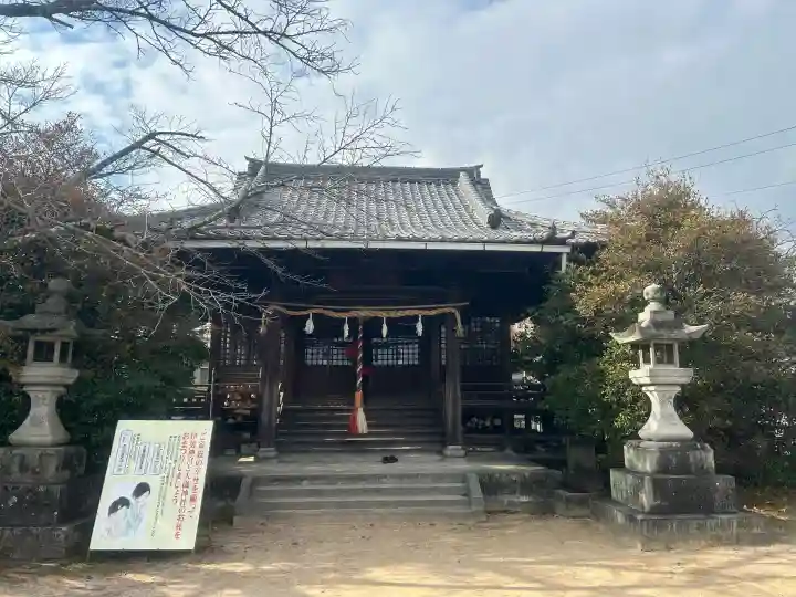 大歳神社の{uncategorized: "未分類", other: "その他", undefined: "問題あり", building: "その他建物", grave: "お墓", sacred_gate: "鳥居", guardian: "狛犬", statue: "像", buddha: "仏像", history: "歴史", nature: "自然", garden: "庭園", animal: "動物", pagoda: "塔", temizu: "手水舎", mountain_gate: "山門・神門", sanctuary: "本殿・本堂", subordinate: "末社・摂社", art: "芸術", scenery: "景色", jizo: "地蔵", ema: "絵馬", goshuin: "御朱印", omikuji: "おみくじ", items: "授与品その他", amulet: "お守り", goshuincho: "御朱印帳", eats: "食事", festival: "お祭り", votive_dance: "神楽", shichigosan: "七五三参", wedding: "結婚式", experience: "体験その他", initially: "初詣", around: "周辺", anti_infection: "感染症対策"}