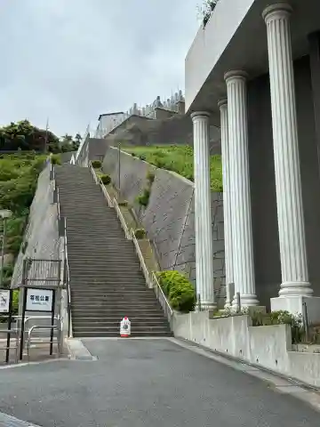 龍本寺の{uncategorized: "未分類", other: "その他", undefined: "問題あり", building: "その他建物", grave: "お墓", sacred_gate: "鳥居", guardian: "狛犬", statue: "像", buddha: "仏像", history: "歴史", nature: "自然", garden: "庭園", animal: "動物", pagoda: "塔", temizu: "手水舎", mountain_gate: "山門・神門", sanctuary: "本殿・本堂", subordinate: "末社・摂社", art: "芸術", scenery: "景色", jizo: "地蔵", ema: "絵馬", goshuin: "御朱印", omikuji: "おみくじ", items: "授与品その他", amulet: "お守り", goshuincho: "御朱印帳", eats: "食事", festival: "お祭り", votive_dance: "神楽", shichigosan: "七五三参", wedding: "結婚式", experience: "体験その他", initially: "初詣", around: "周辺", anti_infection: "感染症対策"}