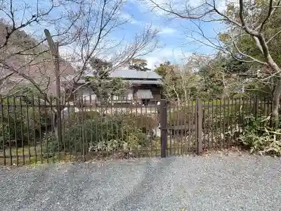 善法律寺の{uncategorized: "未分類", other: "その他", undefined: "問題あり", building: "その他建物", grave: "お墓", sacred_gate: "鳥居", guardian: "狛犬", statue: "像", buddha: "仏像", history: "歴史", nature: "自然", garden: "庭園", animal: "動物", pagoda: "塔", temizu: "手水舎", mountain_gate: "山門・神門", sanctuary: "本殿・本堂", subordinate: "末社・摂社", art: "芸術", scenery: "景色", jizo: "地蔵", ema: "絵馬", goshuin: "御朱印", omikuji: "おみくじ", items: "授与品その他", amulet: "お守り", goshuincho: "御朱印帳", eats: "食事", festival: "お祭り", votive_dance: "神楽", shichigosan: "七五三参", wedding: "結婚式", experience: "体験その他", initially: "初詣", around: "周辺", anti_infection: "感染症対策"}