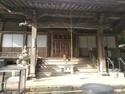 霊山寺の本殿・本堂