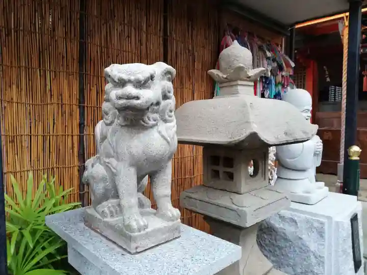 豊受稲荷本宮の狛犬