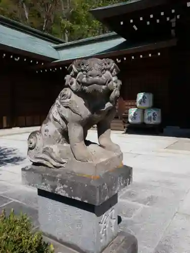 山梨縣護國神社の狛犬