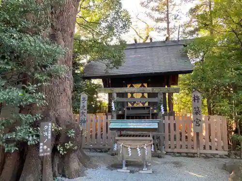 伊勢山皇大神宮の末社