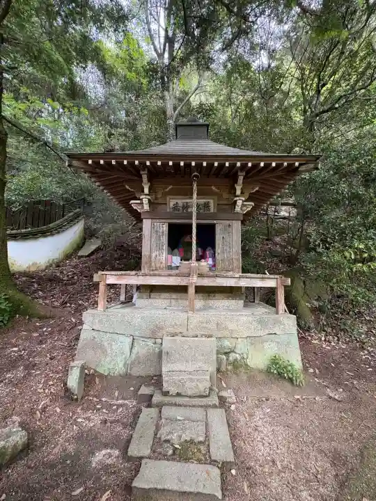 懺悔地蔵の{uncategorized: "未分類", other: "その他", undefined: "問題あり", building: "その他建物", grave: "お墓", sacred_gate: "鳥居", guardian: "狛犬", statue: "像", buddha: "仏像", history: "歴史", nature: "自然", garden: "庭園", animal: "動物", pagoda: "塔", temizu: "手水舎", mountain_gate: "山門・神門", sanctuary: "本殿・本堂", subordinate: "末社・摂社", art: "芸術", scenery: "景色", jizo: "地蔵", ema: "絵馬", goshuin: "御朱印", omikuji: "おみくじ", items: "授与品その他", amulet: "お守り", goshuincho: "御朱印帳", eats: "食事", festival: "お祭り", votive_dance: "神楽", shichigosan: "七五三参", wedding: "結婚式", experience: "体験その他", initially: "初詣", around: "周辺", anti_infection: "感染症対策"}
